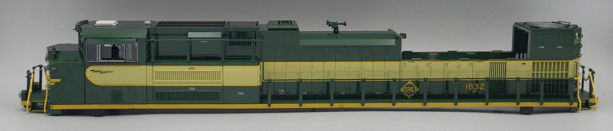 Lionel 39625-2 Erie NS Heritage SD70ACE Diesel Locomotive Body Shell #1832