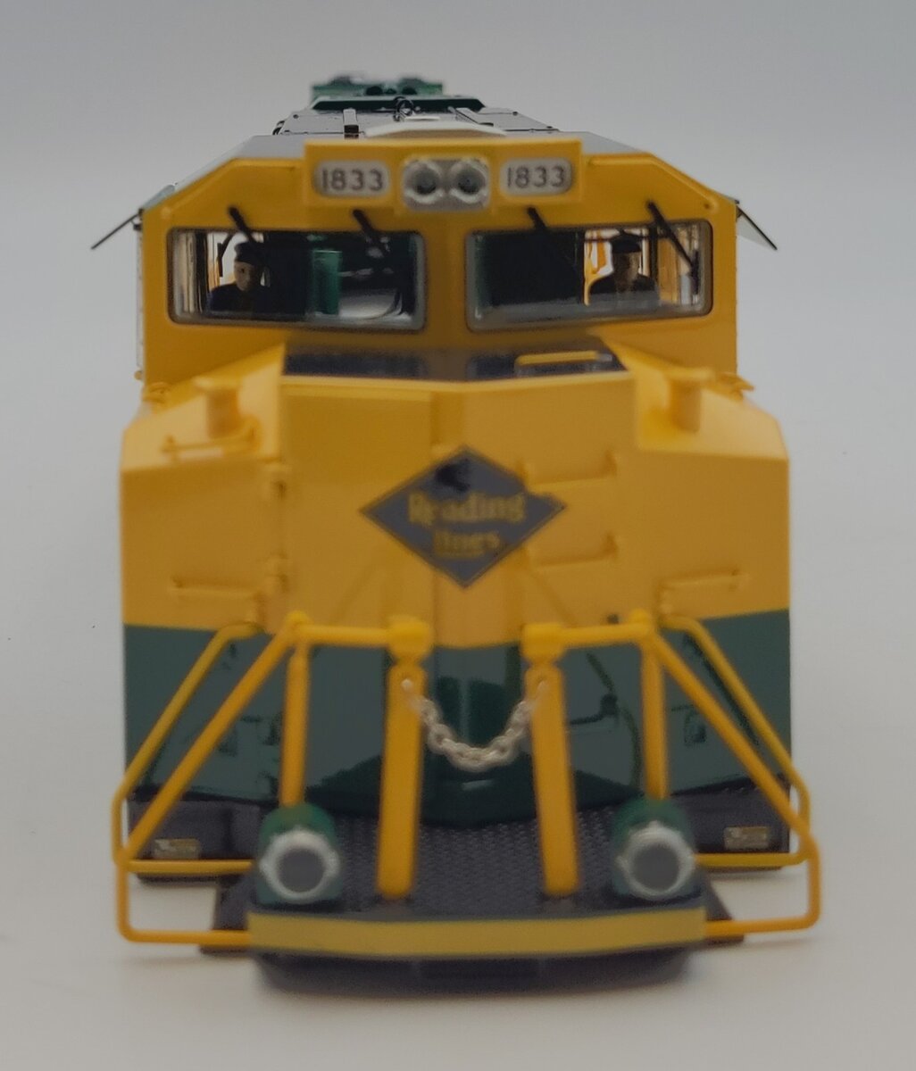 Lionel 39634-2 Reading NS Heritage SD70ACE Diesel Locomotive Body Shell #1833