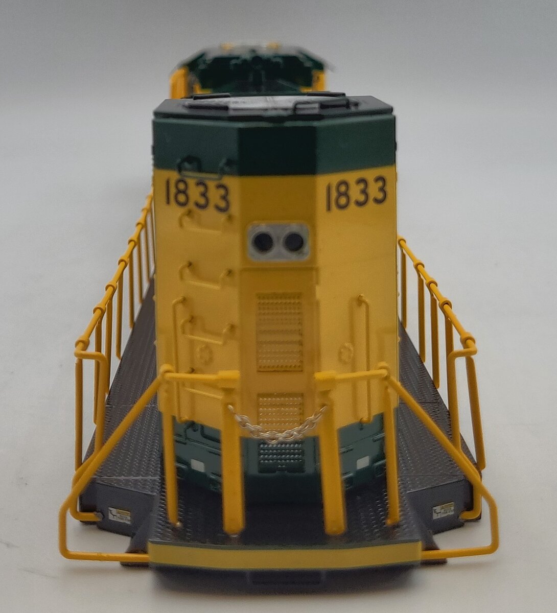 Lionel 39634-2 Reading NS Heritage SD70ACE Diesel Locomotive Body Shell #1833