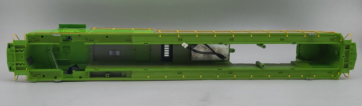 Lionel 39628-2 Illinois Terminal NS Heritage SD70ACE Diesel Loco Shell #1896