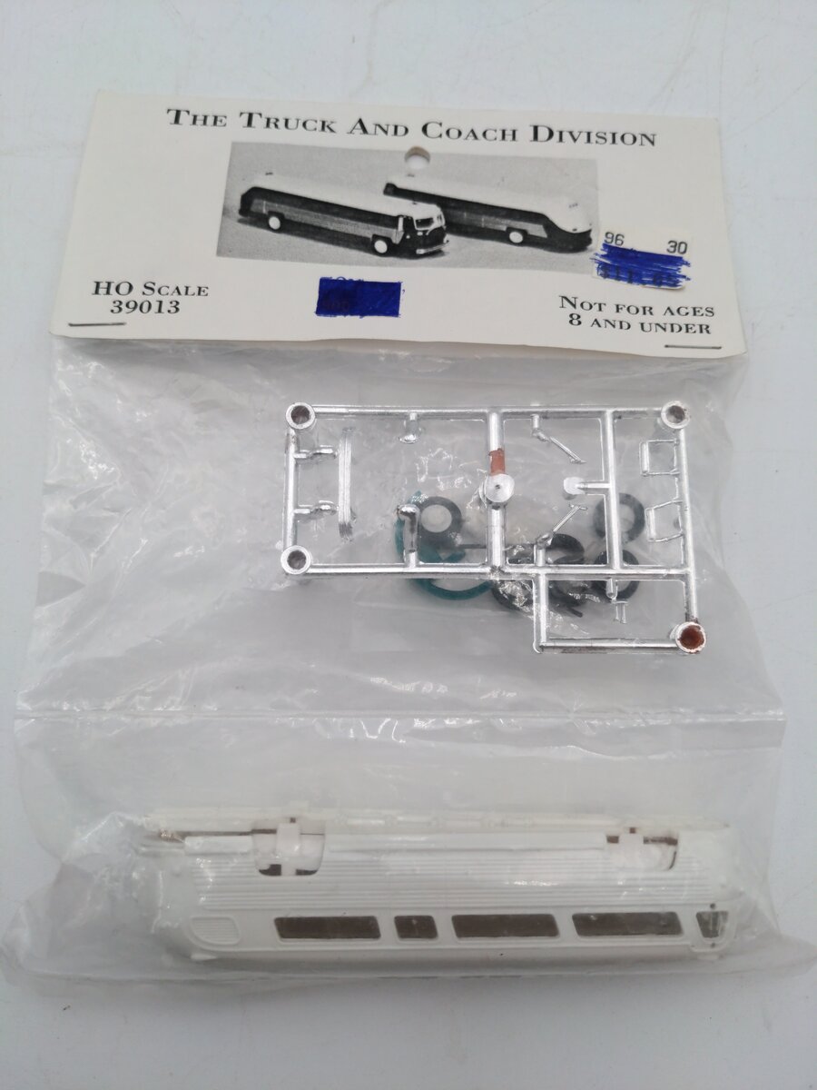 American Precision Models 39013 HO Scale The Truck And Coach Division Kit