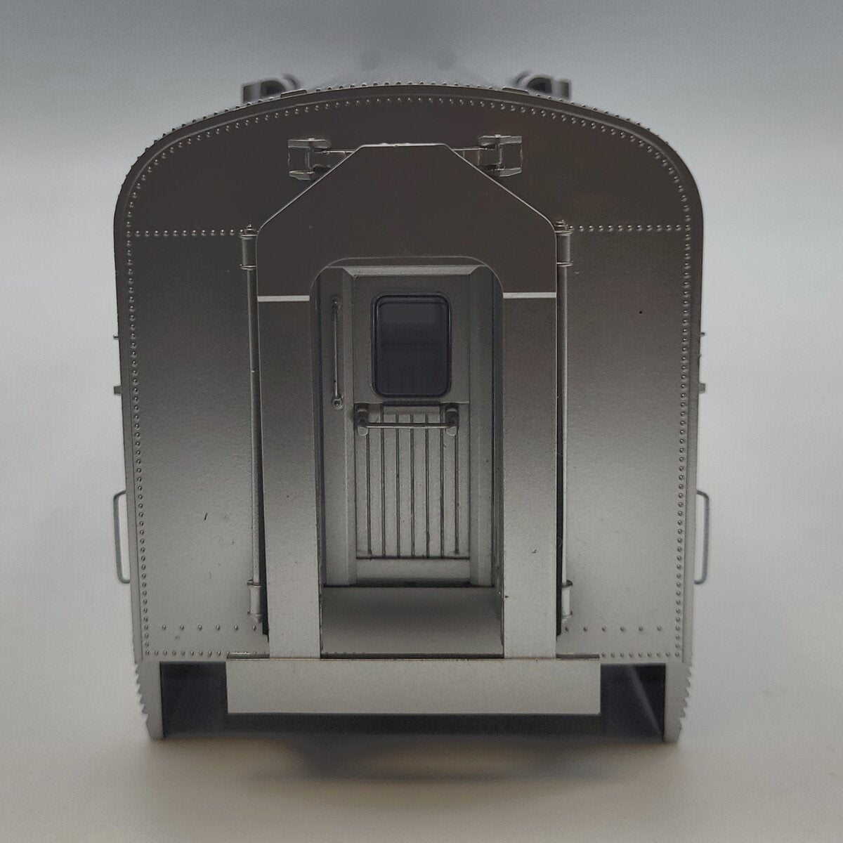 Lionel 82569-2 Rock Island "Odessa Lake" 21" Streamlined Passenger Car Shell