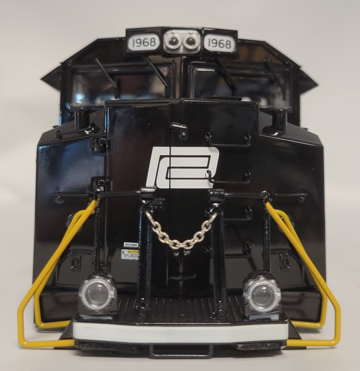 Lionel 39646-2 SD-70 Penn Central NS Heritage Legacy SD70ACe Diesel Shell #1968