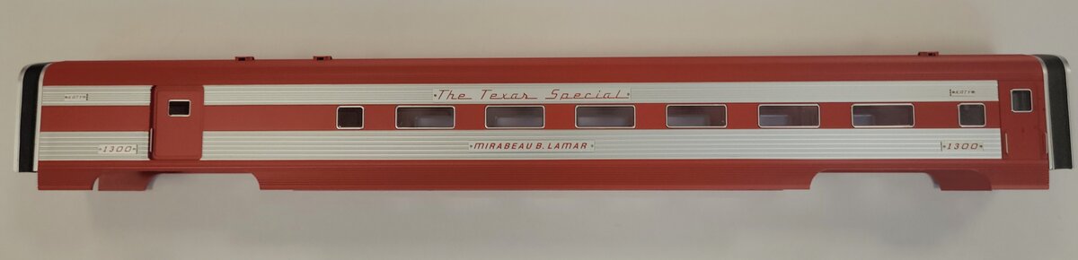 Lionel 82580-2 Texas Special 21" Streamlined Passenger Car Body Shell #1300