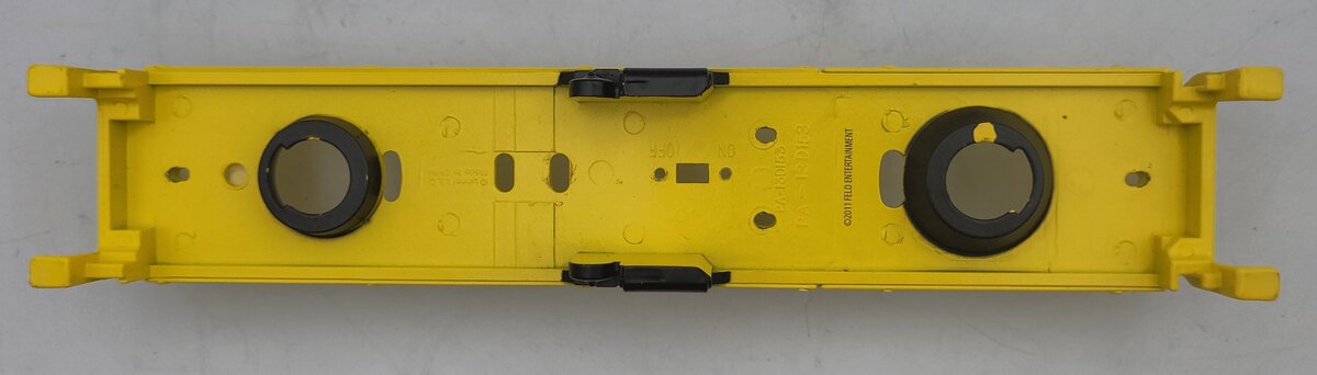 American Flyer 48095-758 Yellow Ringling Bros. Barnum & Bailey GP-9 Diesel Frame