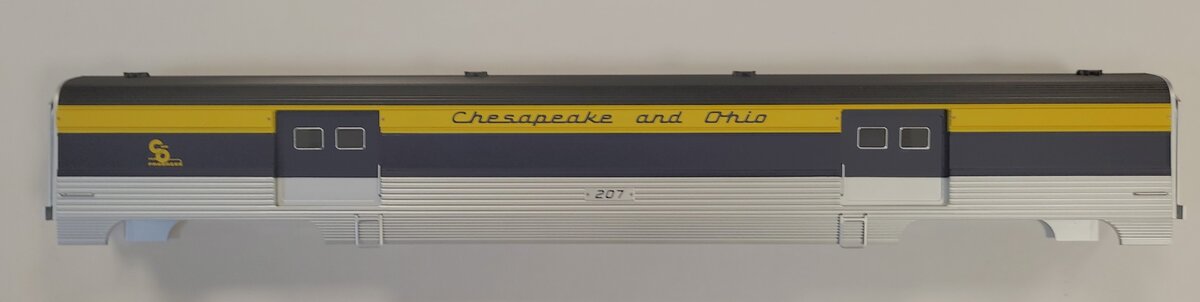 Lionel 82583-2 Chesapeake & Ohio 21" Streamlined Baggage Car Body Shell #207