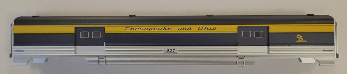 Lionel 82583-2 Chesapeake & Ohio 21" Streamlined Baggage Car Body Shell #207