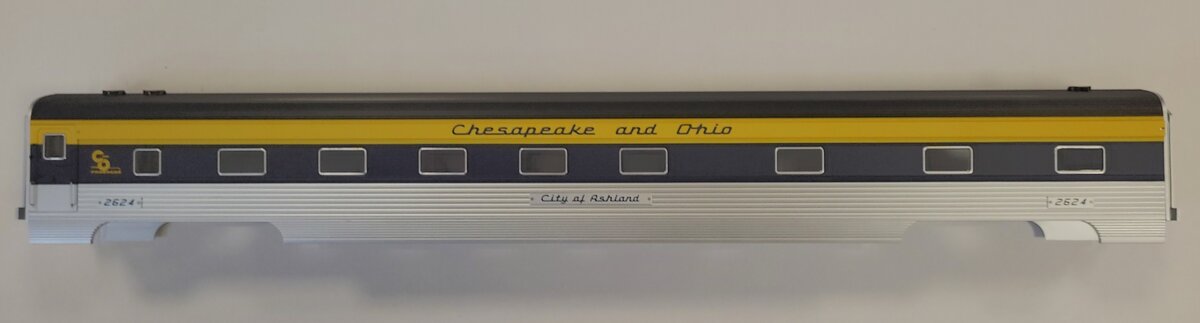 Lionel 82589-2 Chesapeake & Ohio 21" Streamlined Pullman Passenger Car Shell