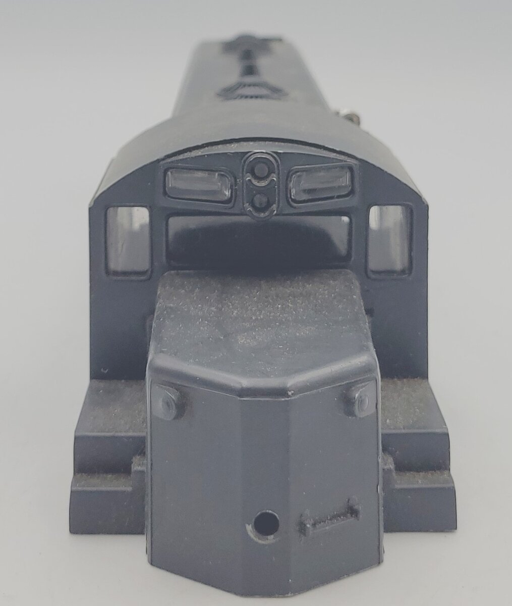 Lionel 8367-2 Long Island GP20 Unpowered Diesel Locomotive Body Shell #8367