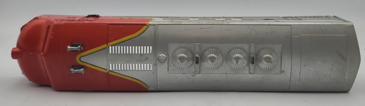 Lionel 2353-2X Damaged Santa Fe F-3 Alco Diesel Locomotive Shell