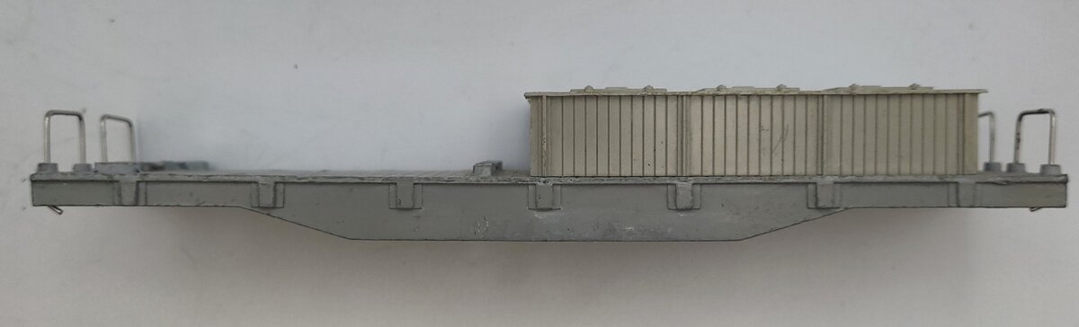 Lionel 2419-2 O Gauge Diecast Gray Wrecking Caboose Frame w/ Tool Boxes & Rails