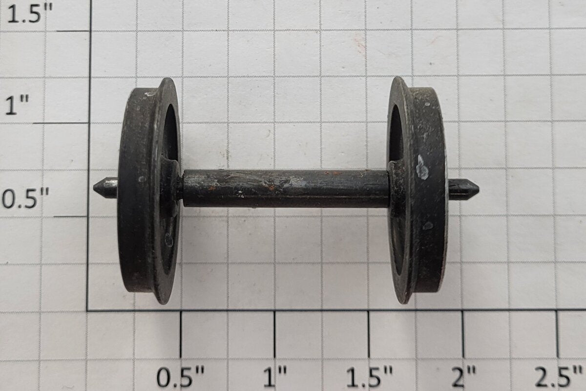 Lionel 700E-211X Trailing Truck Solid Rear Wheel Set w/ Silver Painted Wall