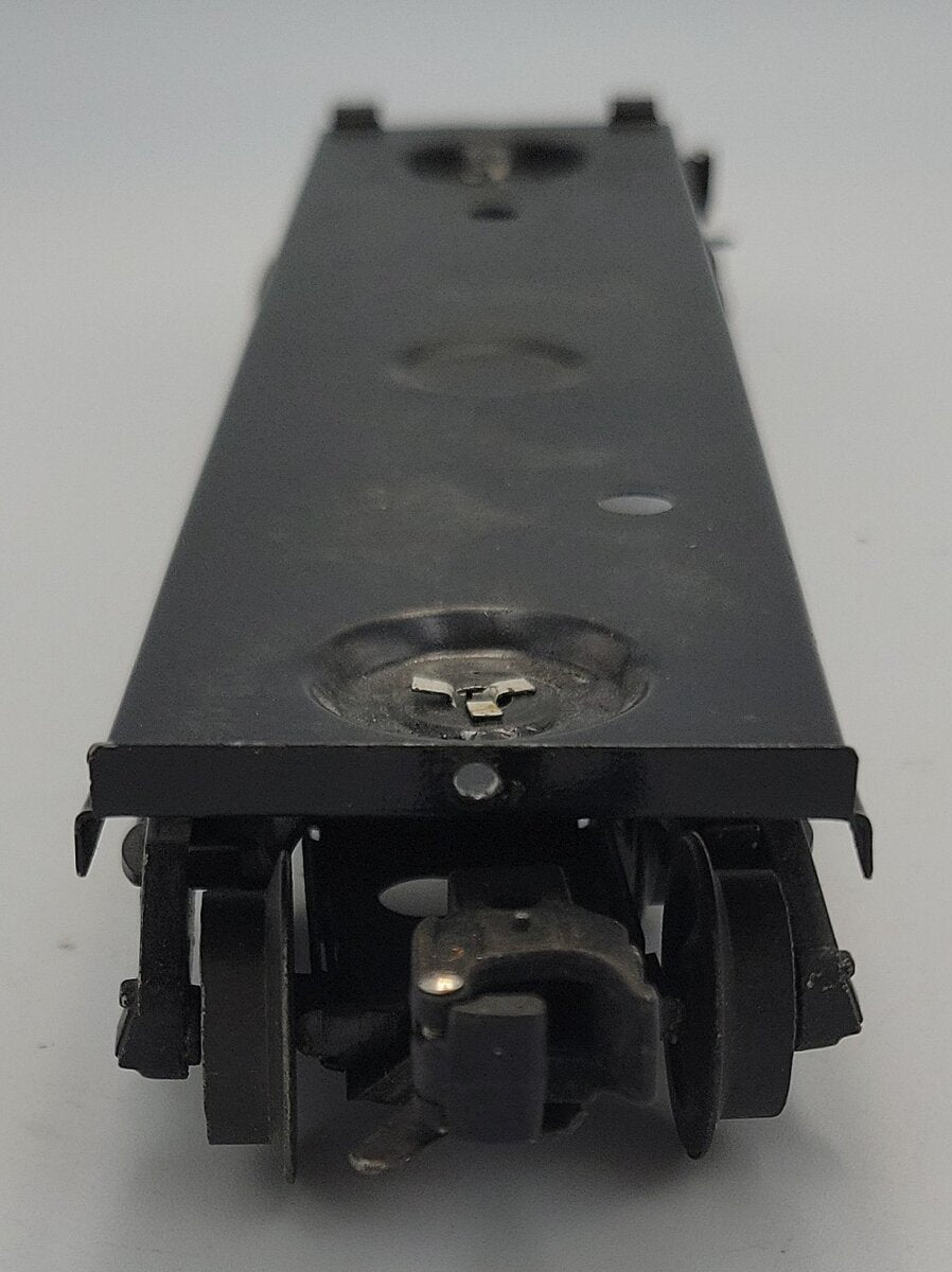 Lionel 6464-9 O Gauge Boxcar Frame w/ 2 Holes & 479-2 Operating Coupler Trucks