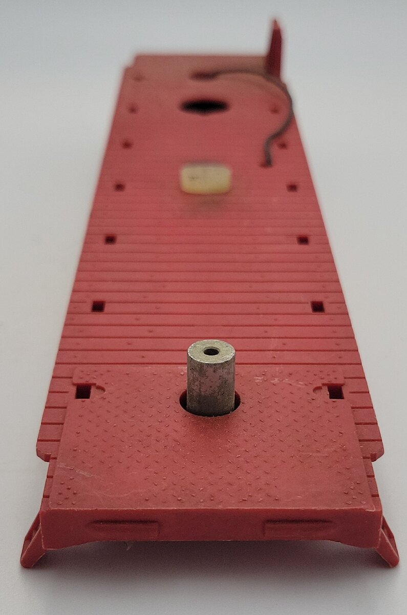 Lionel 3540-1 Operating Radar Flatcar Frame w/ Operating Coupler Truck