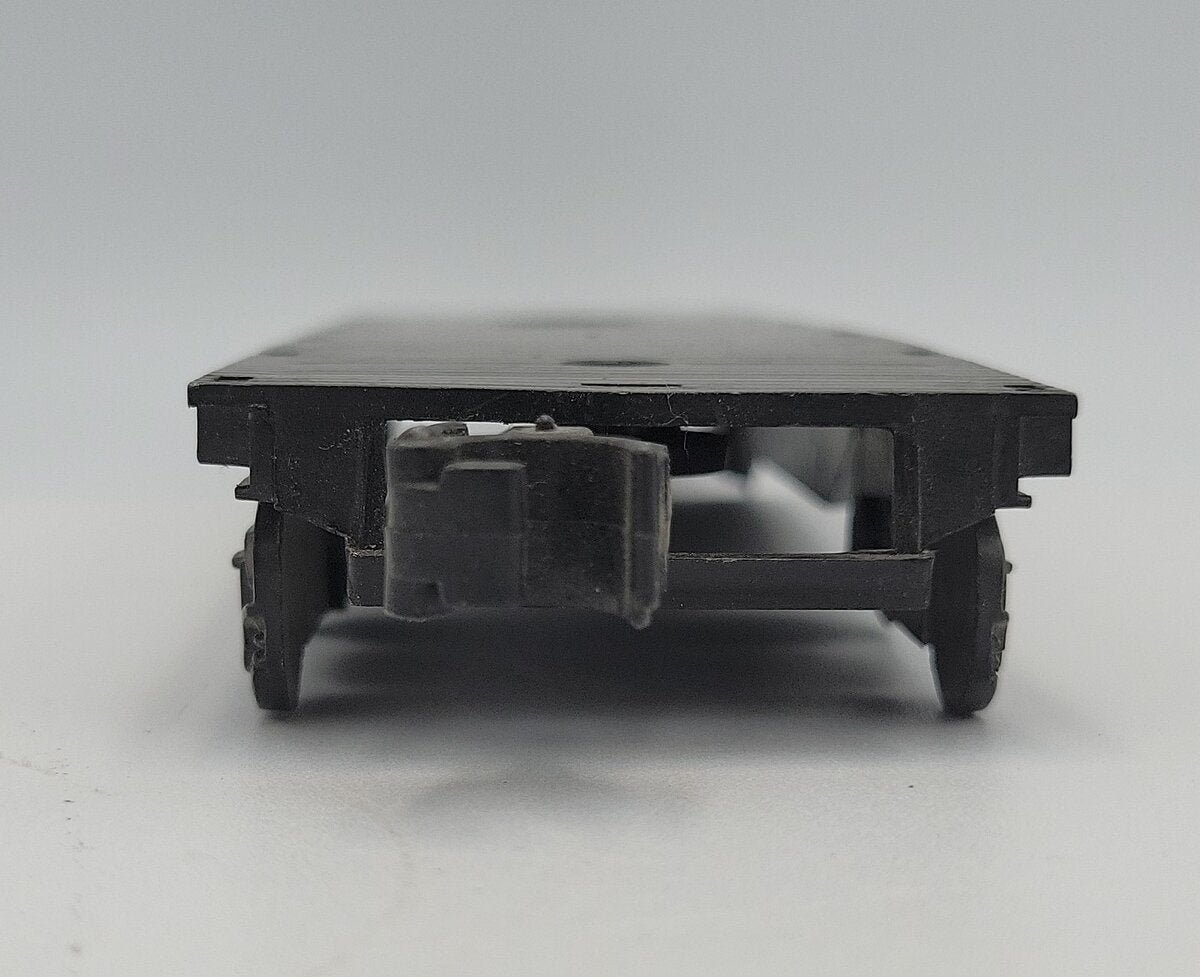 Lionel 9019-T-5A O Gauge Black Plastic Boxcar Frame with Dummy Couplers