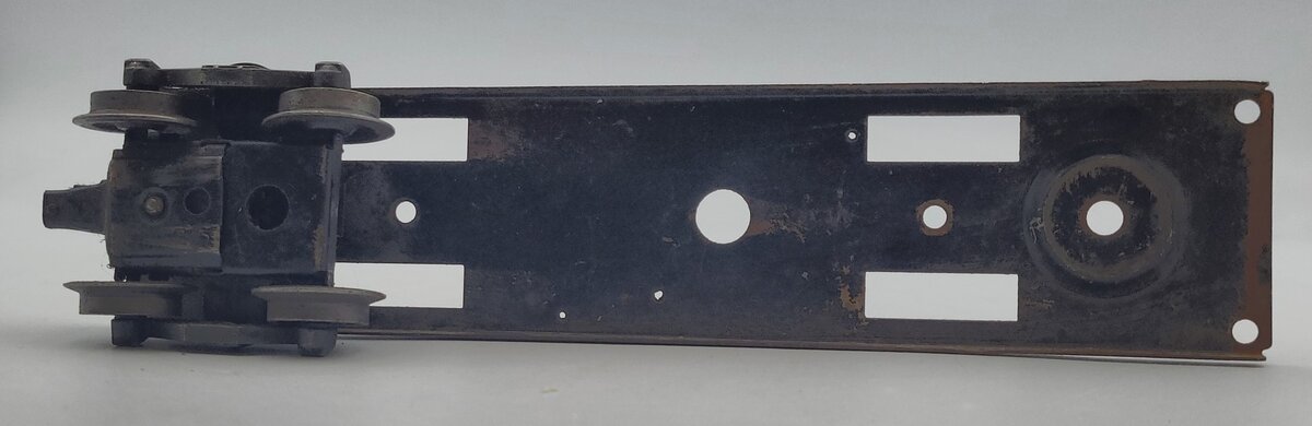 Lionel 6465-6 O Gauge Tank Car Frame with One Set of Trucks without Coupler