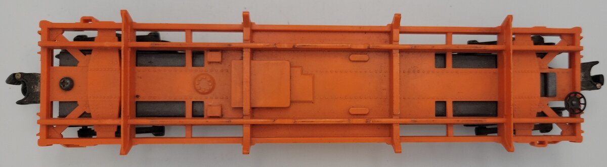 Lionel 6362-1 O Gauge Orange 3 Truck Carrier Flatcar w/ Operating Coupler Trucks