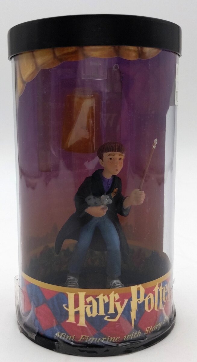 Enesco 811947 The Hero Series Ron Weasley Mini Figure w/ Scope