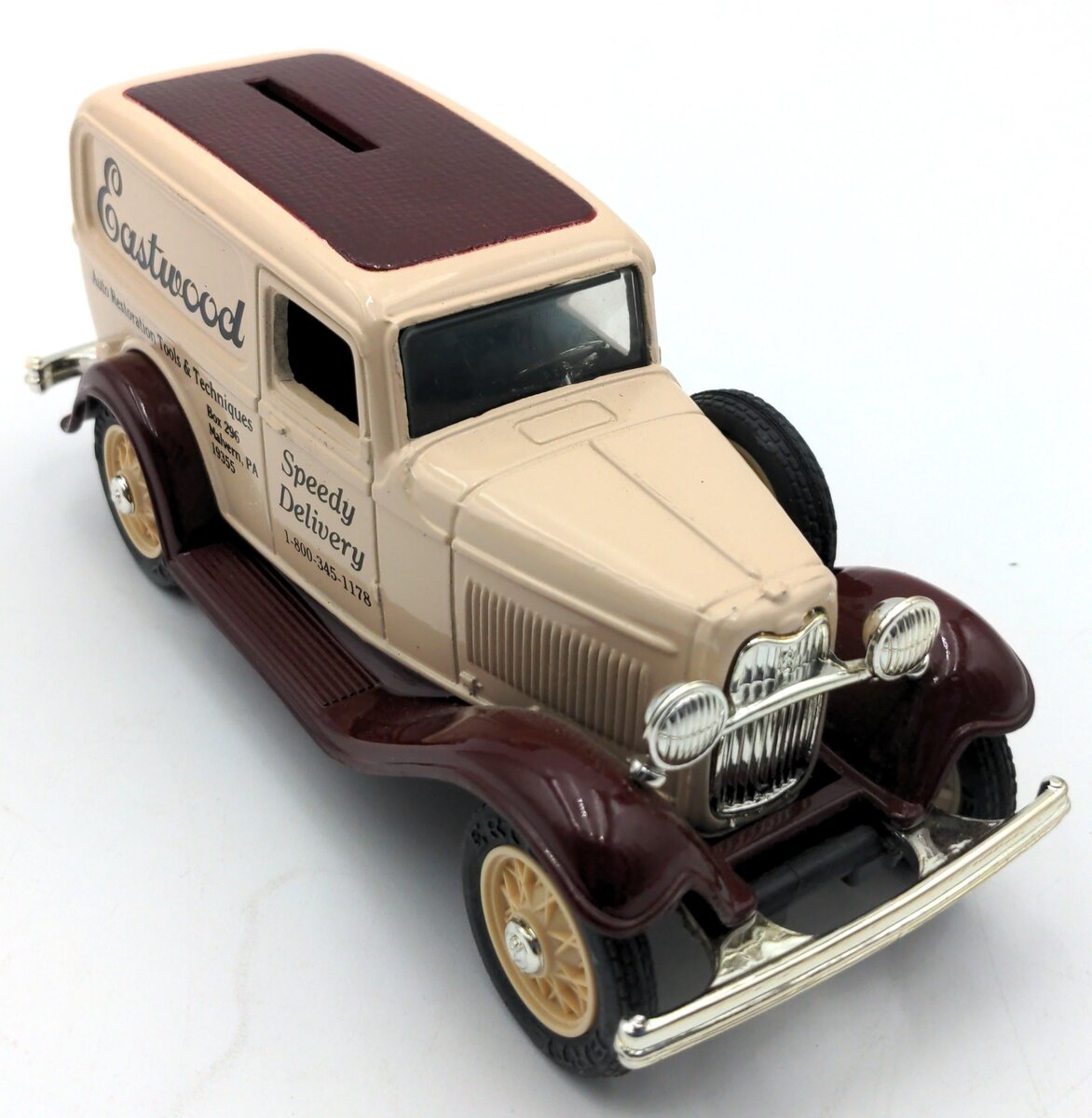 Ertl 9562 1:25 Scale Diecast 1932 Panel Delivery Vehicle Bank