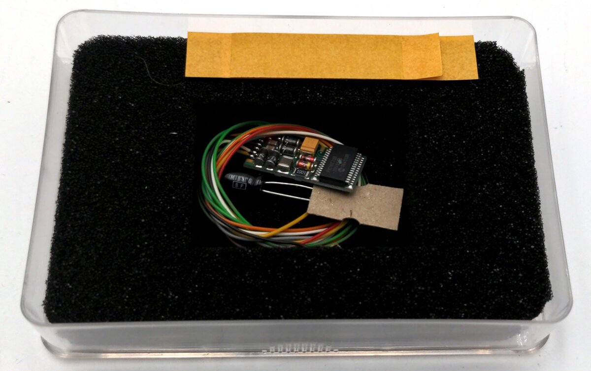 Fleischmann 6846 N Scale 6 Pin Twin Decoder