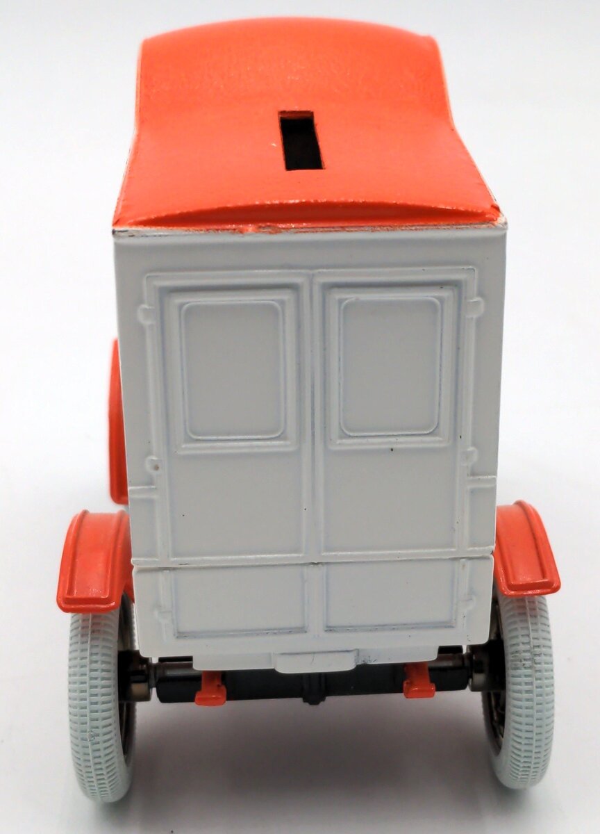 Ertl 9622 1:25 Scale Diecast 1905 Ford Variety Stores Delivery Car Bank