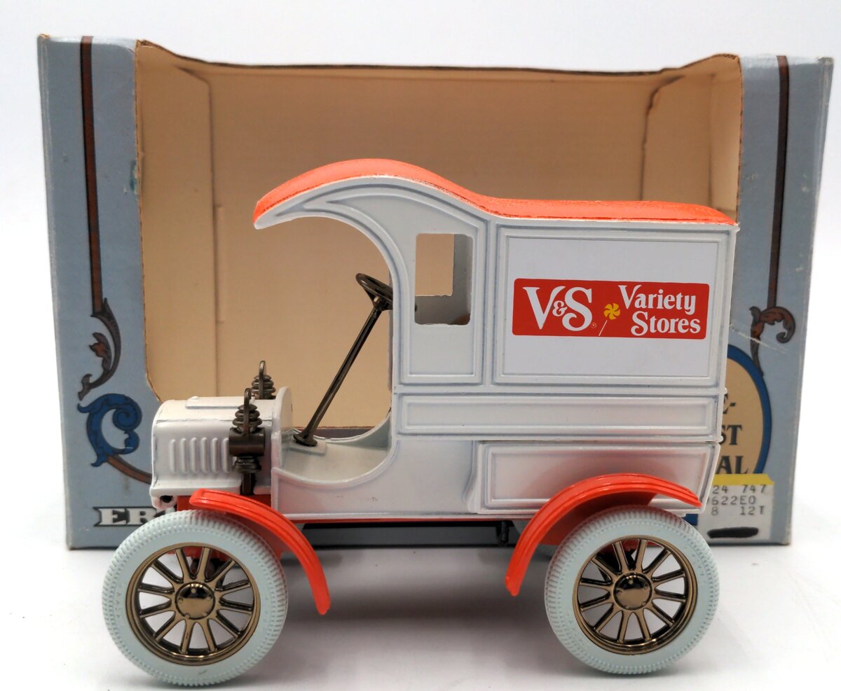 Ertl 9622 1:25 Scale Diecast 1905 Ford Variety Stores Delivery Car Bank