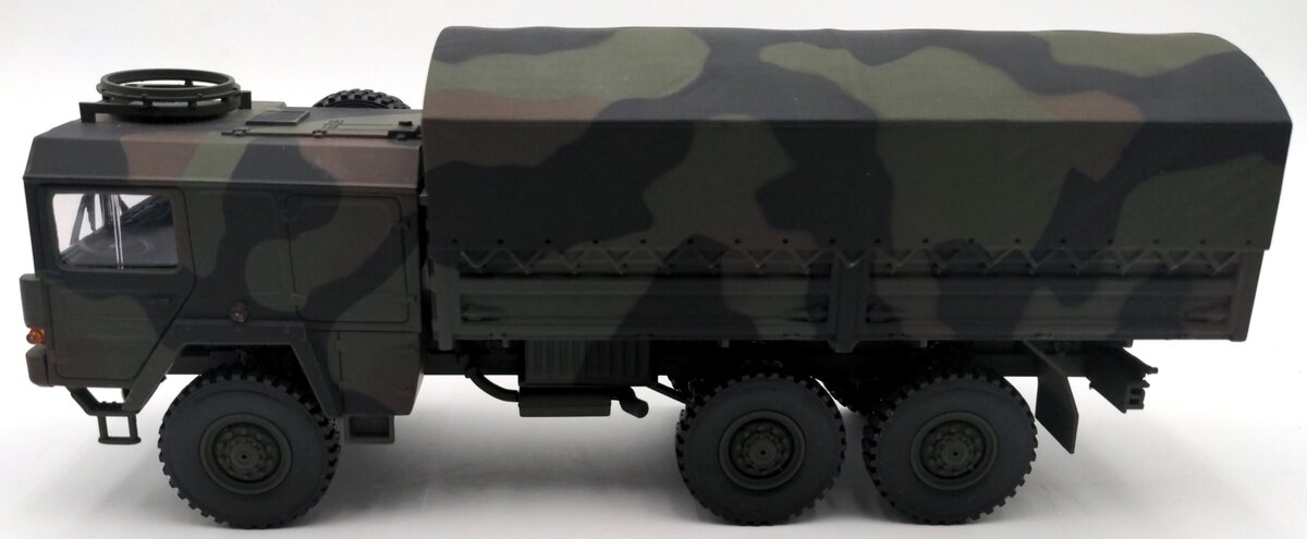 Marklin 18102 1:32 Scale Diecast Spur 1 LKW 7T GL Military
