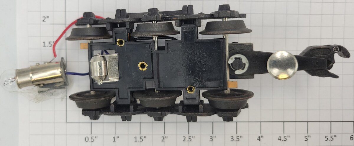 K-Line K4400-32 O "Heavyweight" 6-Wheel Operating Coupler Truck w/ Collector