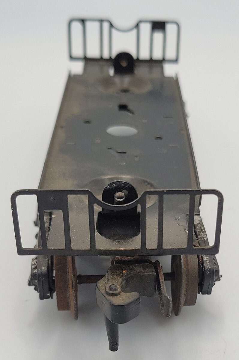 Lionel 1007-2 O Gauge Caboose Frame with Operating Coupler Trucks