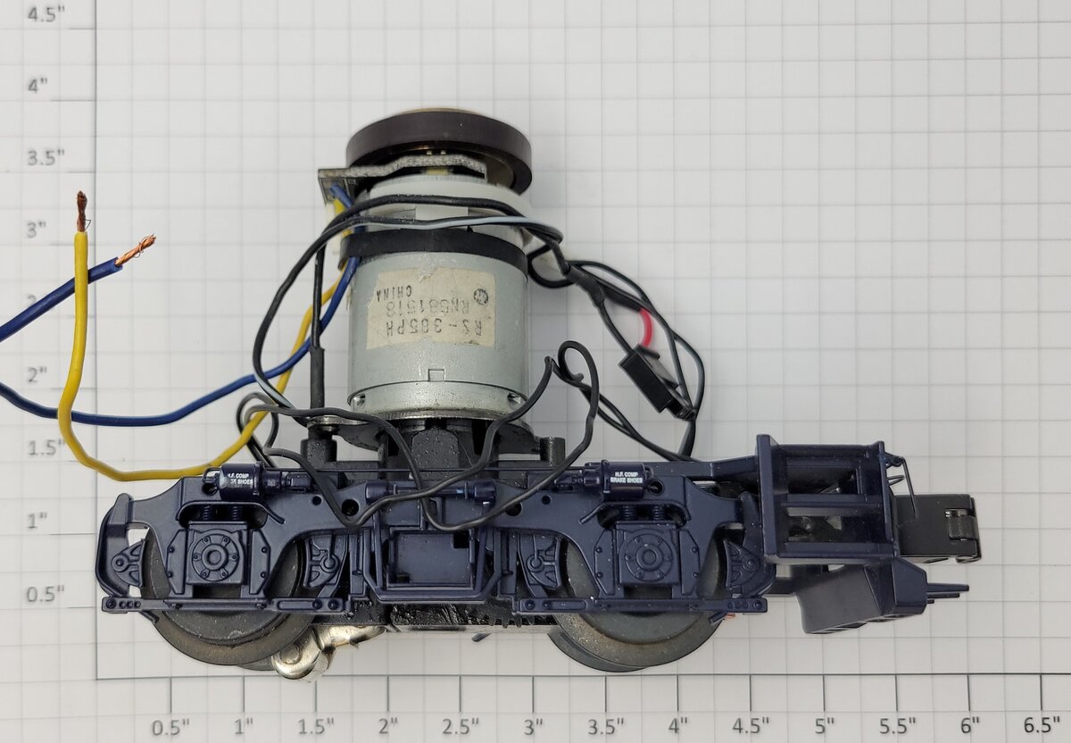Lionel 28815-102 GP-30 DC Motor, Blue Operating Coupler Truck, Flywheel & Sensor