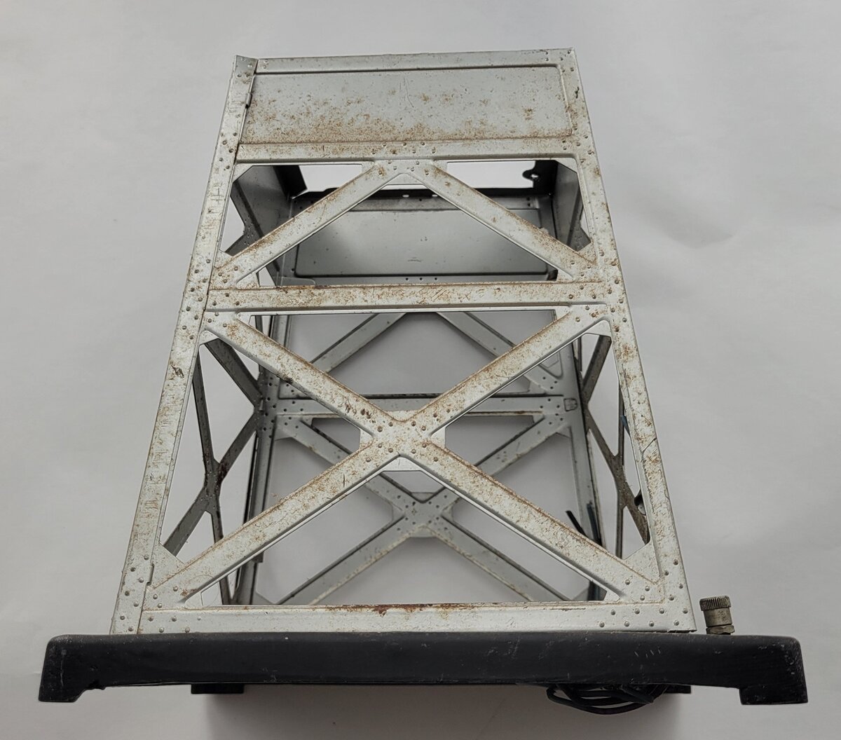 Lionel 182-31X O Gauge Gantry Crane Base and Platform w/o Red Ladder #165, 182