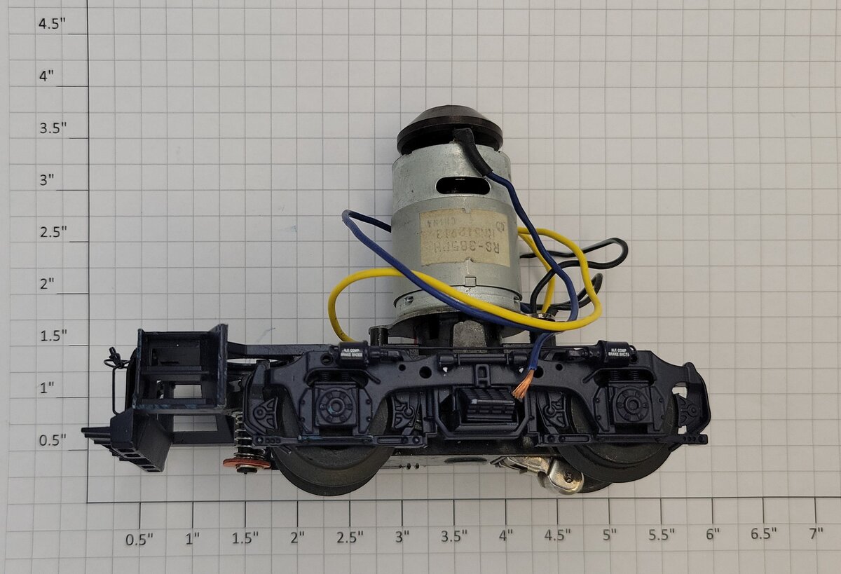 Lionel 28815-101 GP-30 DC Motor Truck Navy Blue Pilot and Truck Sideframes