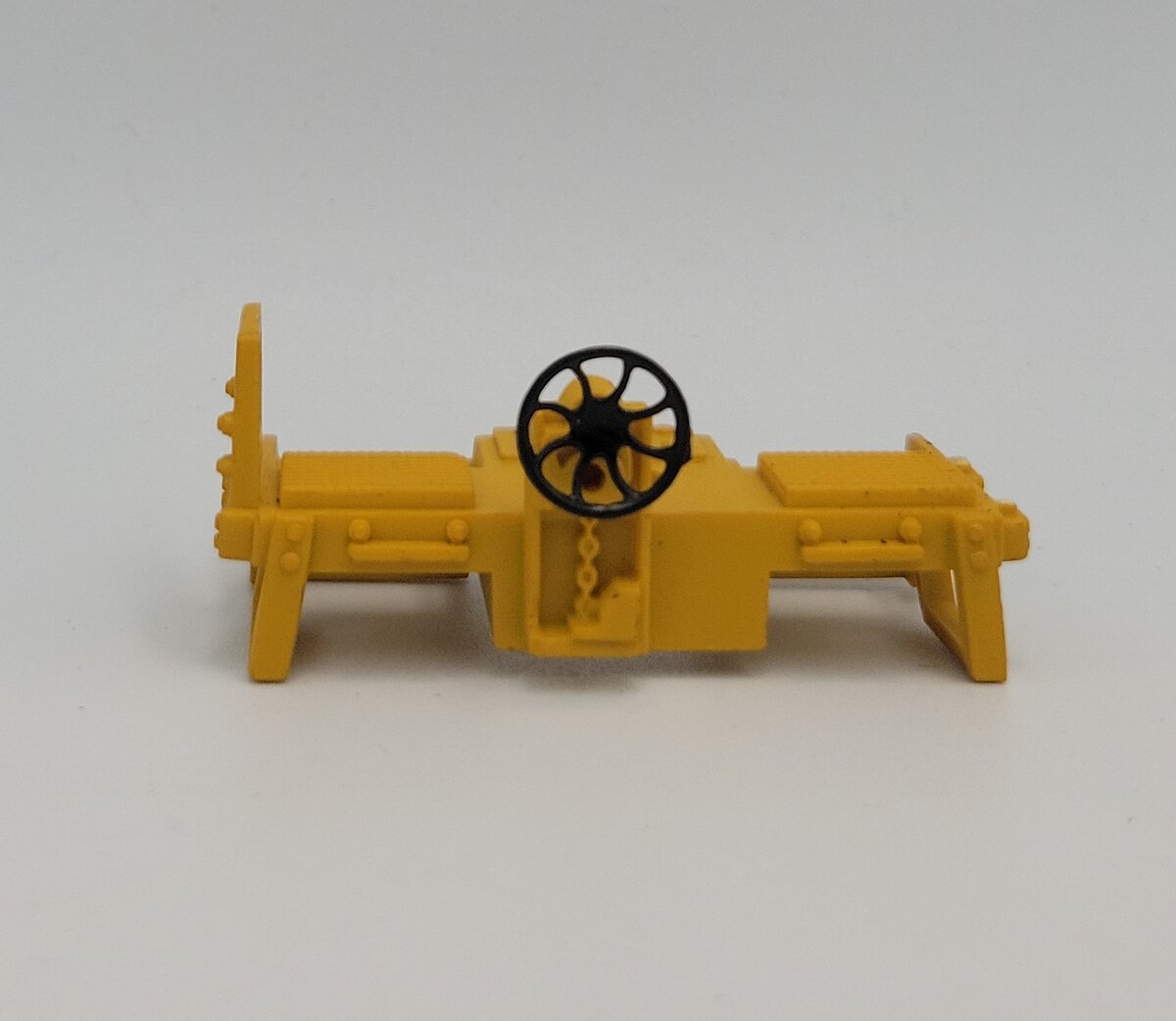 Lionel 6322-60 Yellow Intermodal End Platform with Brake Wheel