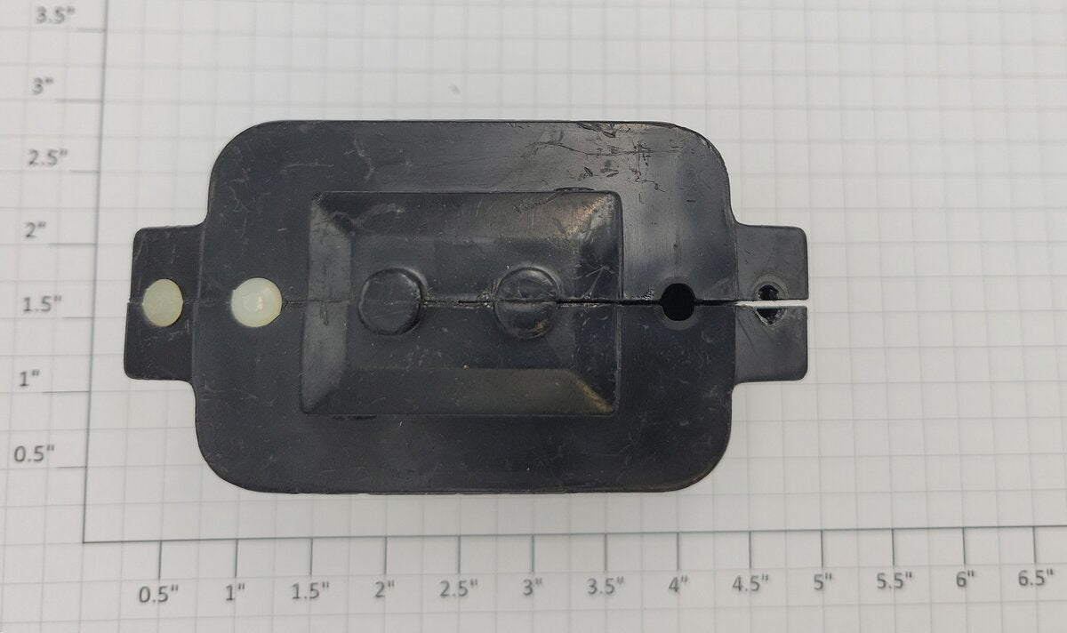 Lionel 6518-11 O Gauge Black Transformer with Broken / Missing Insulators
