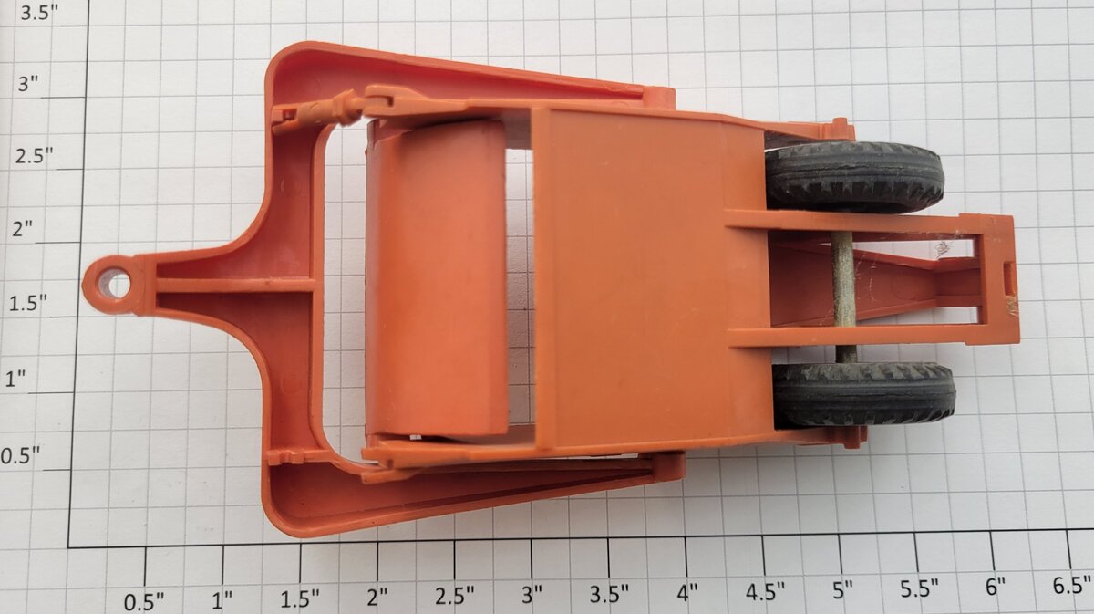 Lionel 6817-90 Allis-Chalmers Orange Scraper Rear Pan Trailer