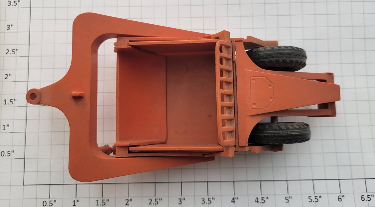 Lionel 6817-90 Allis-Chalmers Orange Scraper Rear Pan Trailer
