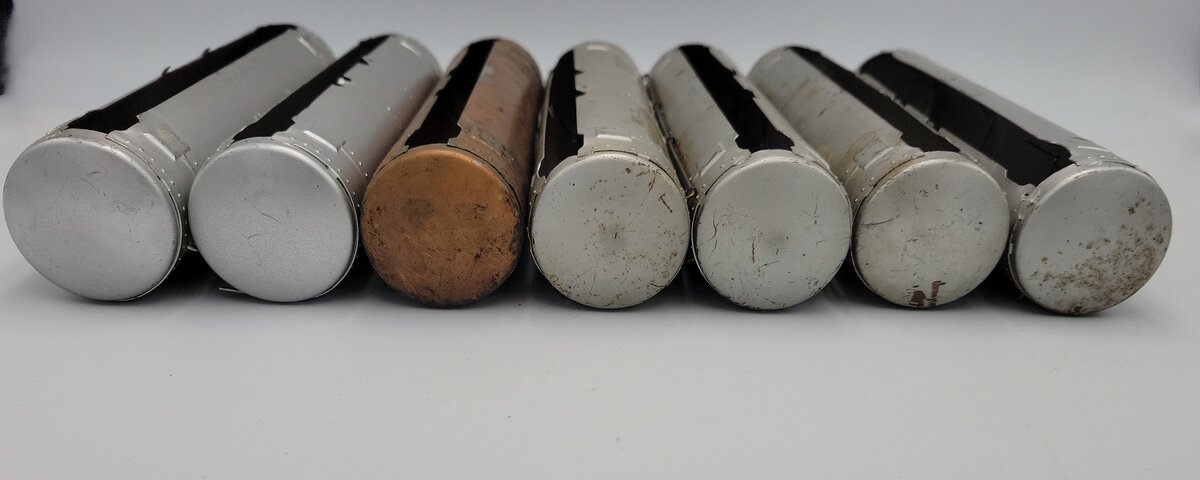 Lionel 2555 O Gauge Metal Single Dome Tank Car Shells Assortment (Bag of 7)