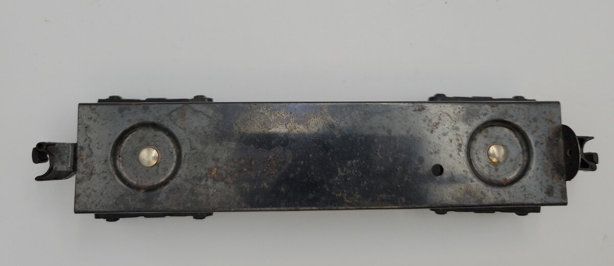 Lionel 6464-11 O Gauge Black Boxcar Frame with One Hole & One Operating Coupler
