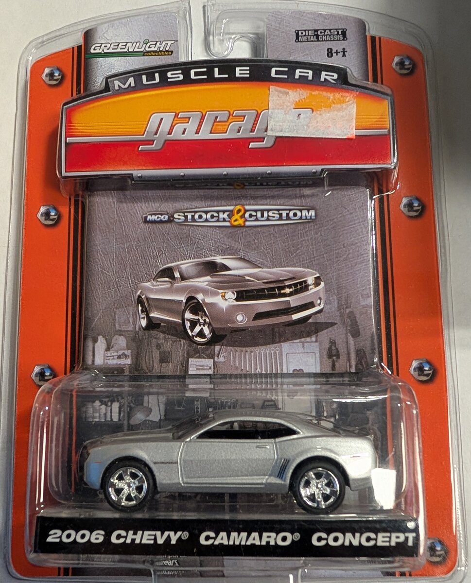 Greenlight Collectibles 12610-06 1:87 Diecast Stock & Custom 2006 Chevy Camaro