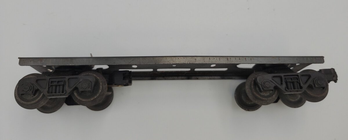 Lionel 6465-6 Tank Car Frame with Operating and Non-Operating Truck