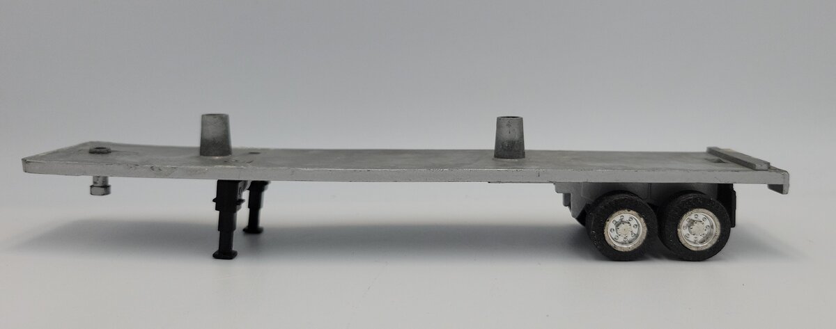 K-Line K1401-10 O Gauge Diecast Tractor Trailer Frame w/ Wheels and Dolly