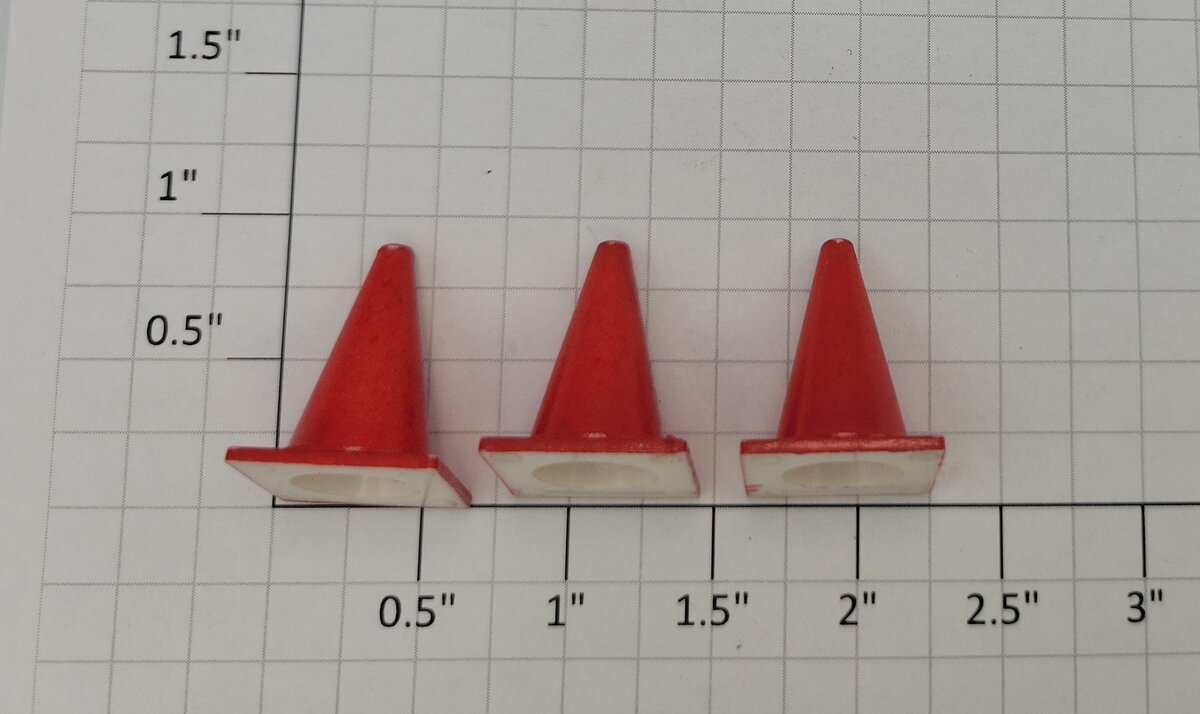 Acme 0803-38 O Gauge Repainted Traffic Cones (Set of 3)