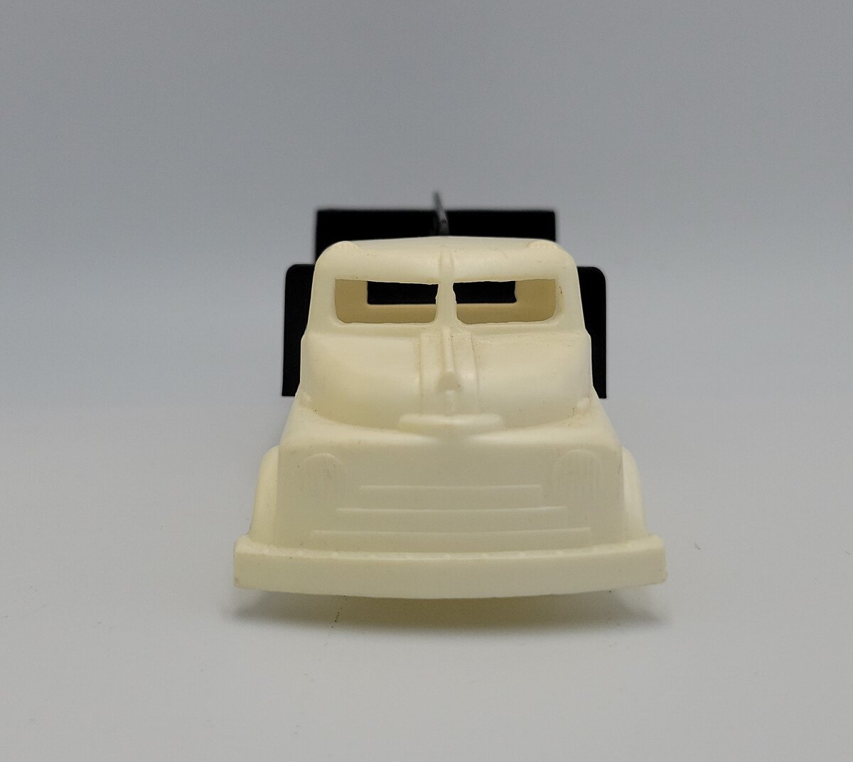 Lionel 6151-10 O Gauge Range Patrol Truck without Wheels