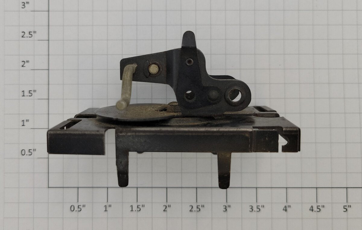Lionel 6660-59 O Gauge Boom Car Winch and Base Assembly without Outriggers