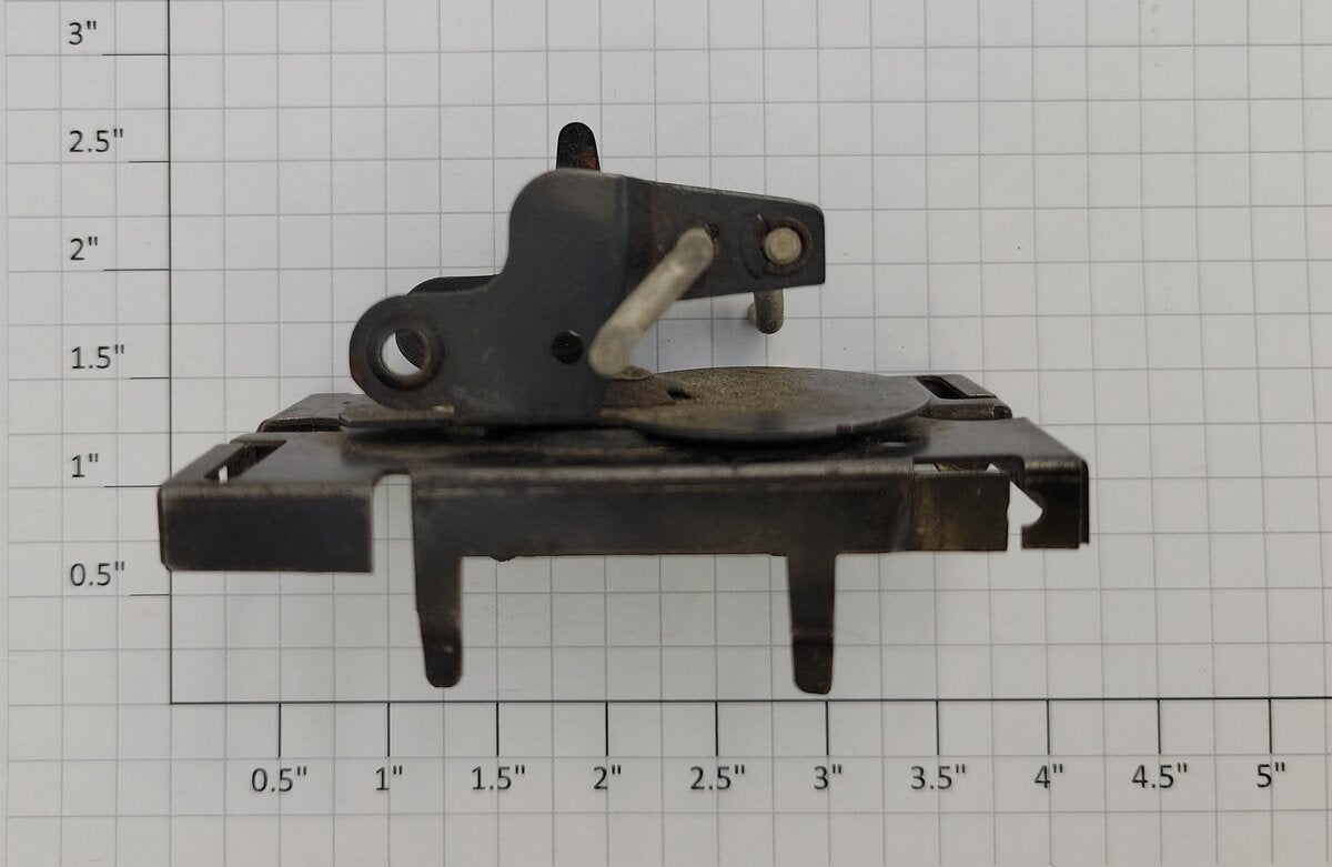 Lionel 6660-59 O Gauge Boom Car Winch and Base Assembly without Outriggers