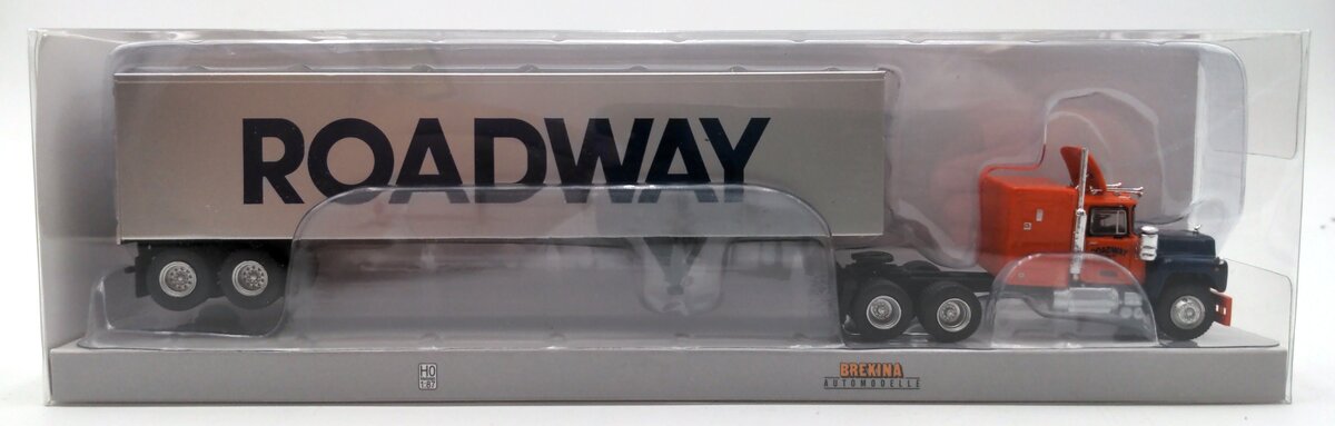 Brekina Automodelle 85813 1:87 Scale Mack RD 700 w/ Roadway Trailer