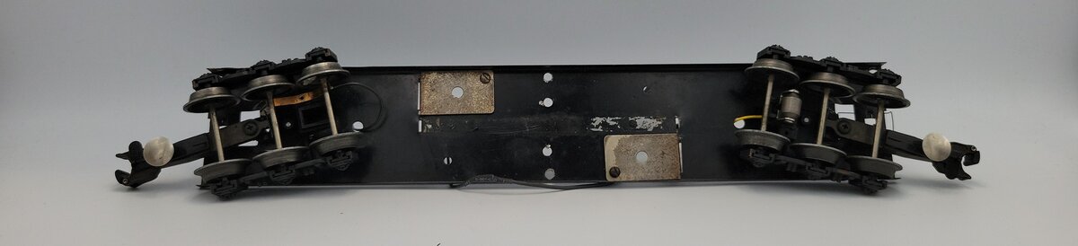 Lionel 2623-3 O Gauge Manhattan Passenger Car Frame w/ Trucks & Light Assembly
