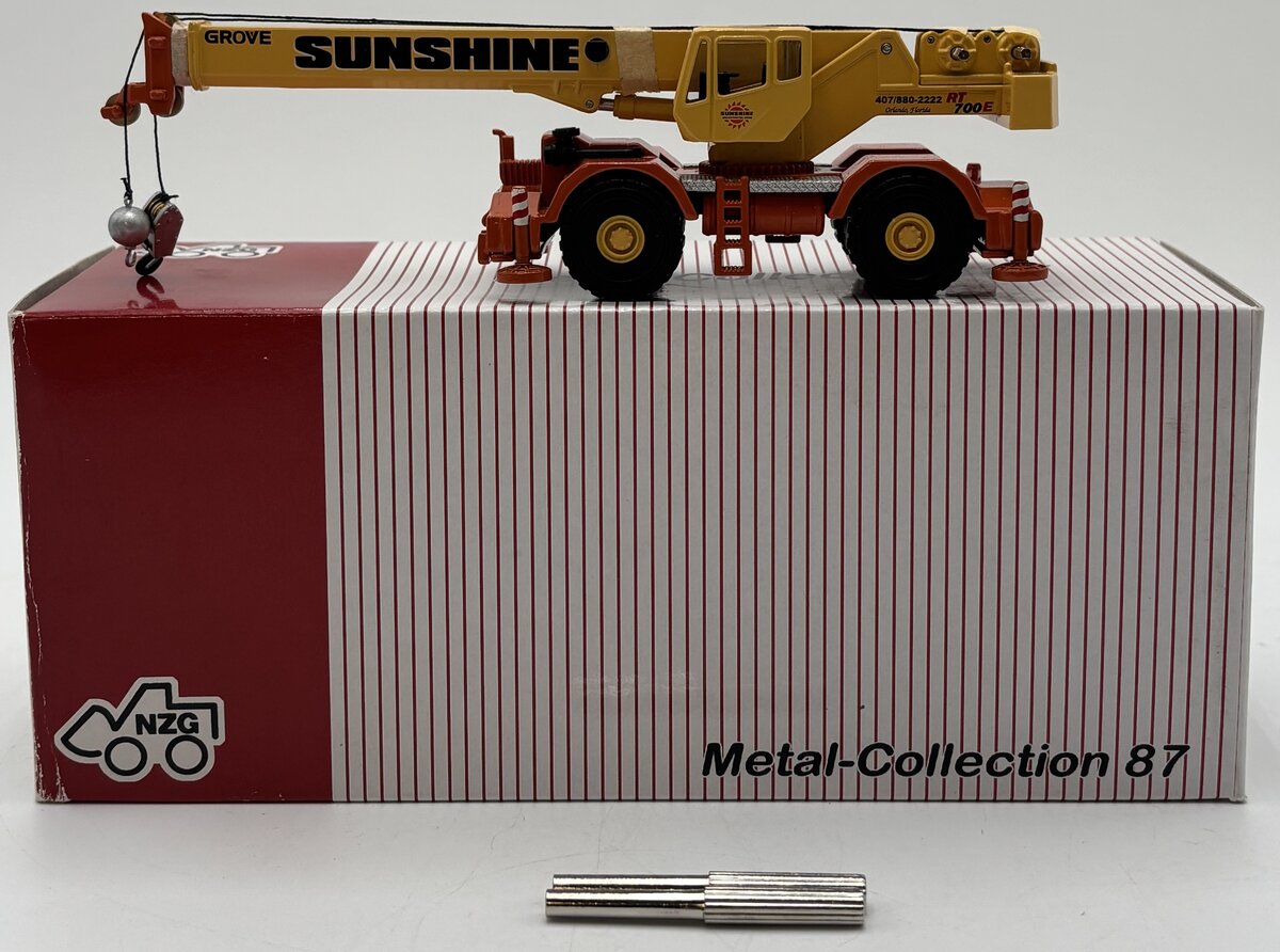 NZG 530/09 1:87 Scale Sunshine Grove RT 700 E Mobile Crane Diecast