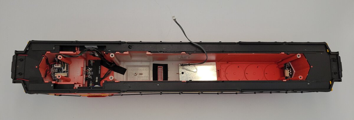 Lionel 1933091-2  F-E-C Legacy SD40-2 Diesel Locomotive Shell #703