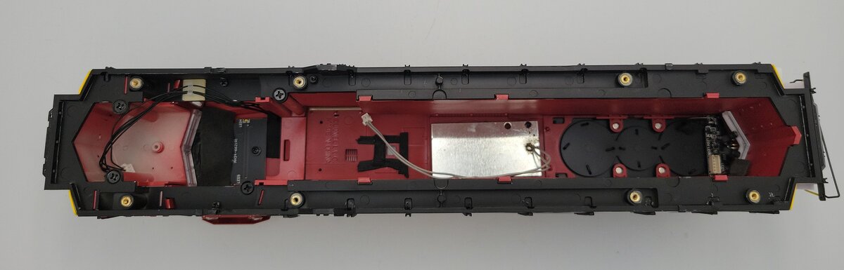 Lionel 2122160-2 New Hope & Ivyland GP-30 Legacy Diesel Loco Body Shell #2198